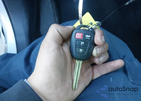 2016 Toyota Corolla S Plus z USA, uszkodzony, nr VIN 2T1BURHE5GC560114